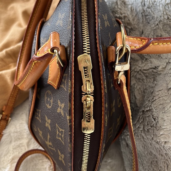 Louis Vuitton Brown and Tan Monogram Bag - Picture 7 of 16